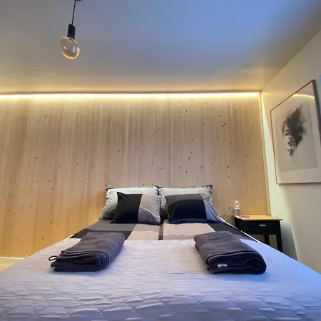 Modern One-bedroom In The Heart Of The *